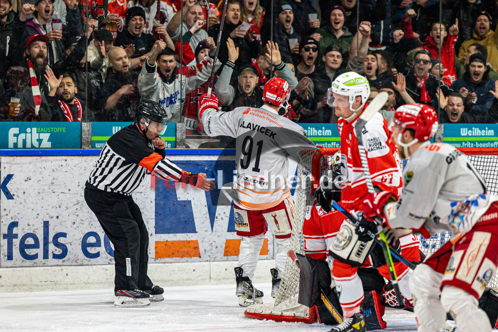 Halbfinale Spiel 3 TSV Peißenberg Miners vs TEV Miesbach | Eishockey Bayernliga Playoffs 2023/2024, Halbfinale Spiel 3 TSV Peißenberg Miners vs TEV Miesbach, 20240315,
Tor Bohumil SLAVICEK (TEV 91),
2024-03-15 in Peißenberg (Eisstadion)
Bohumil SLAVICEK (TEV 91)
Copyright: WolfgangxLindner foto-lindner.de