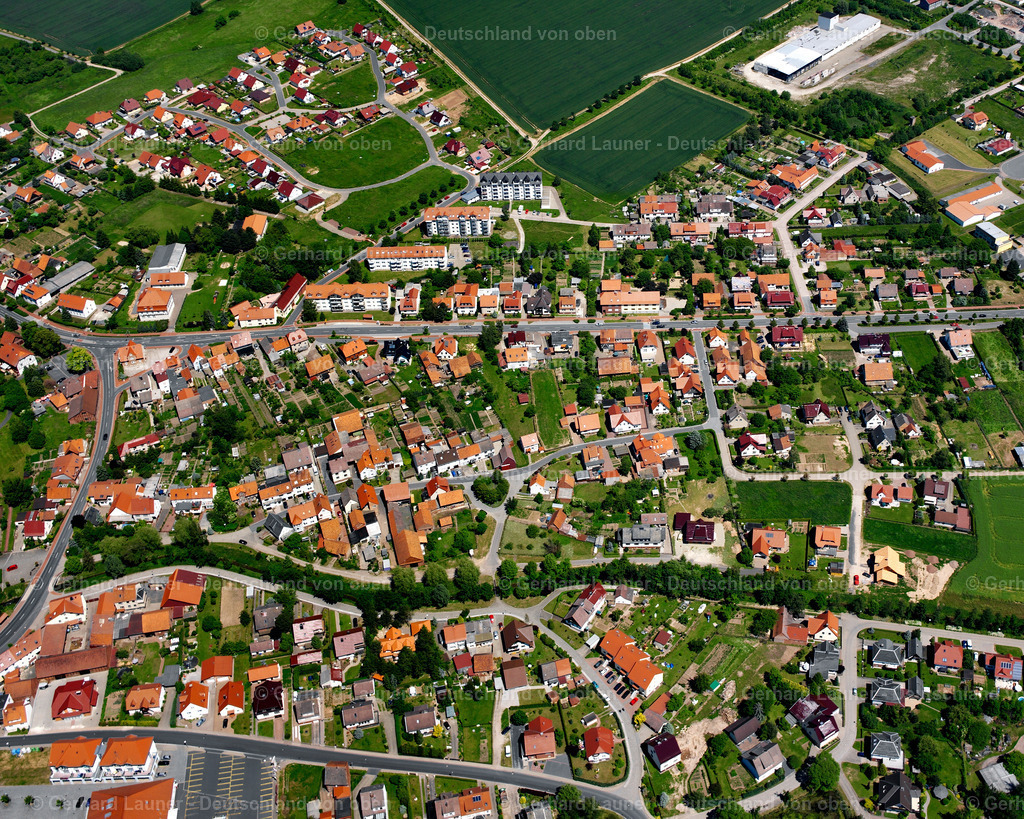 2634257 | TEISTUNGEN 09.06.2006 Stadtansicht vom Stadtrand angrenzend an landwirtschaftliche Feldern  in Teistungen im Bundesland Thüringen, Deutschland // City view from the outskirts with adjacent agricultural fields  in Teistungen in the state Thuringia, Germany Foto: Gerhard Launer