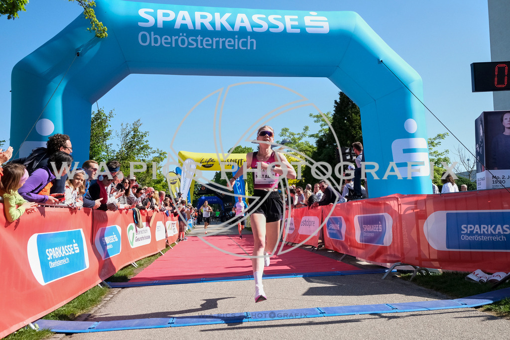 ..... | LINZ,AUSTRIA,27.April 24, Int. 3 Brückenlauf Linz  , Image shows: Photo: WAPICS / Michael ring