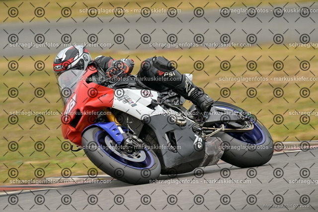 25bt05-1321 | markuskiefer.com - Realisiert mit Pictrs.com