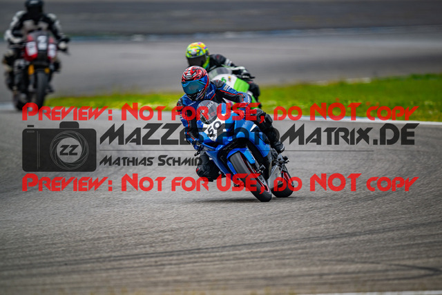 MaZZes_FotoMatrix_240702_6007705_9824 | GELB