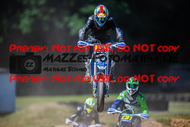 MaZZes_FotoMatrix_220702_5664 | UE40