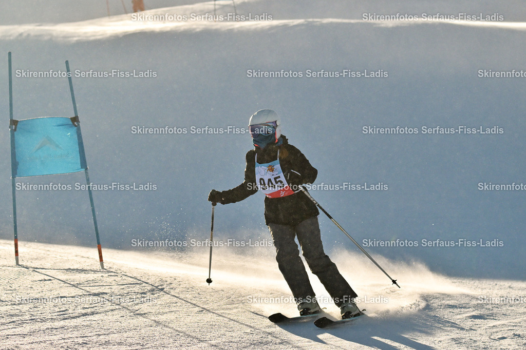 SRF_25.12.2025_0377 | Skirennfotos,Serfaus,Fiss,Ladis,Kinderskirennen,Winter,Tirol,Oberland,skirace,SFL,feelfree,weil wir's genießen,ski,Ski,skifahren,Sonnenplateau, - Realisiert mit Pictrs.com