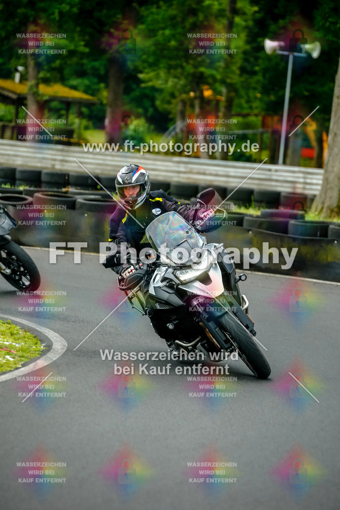 VBK-3978 | Hier findet Ihr Bilder von Touristenfahrten auf der Nürburgring Nordschleife oder von anderen Veranstaltungen die ich besucht habe. Viel Spass beim Durch Schauen 