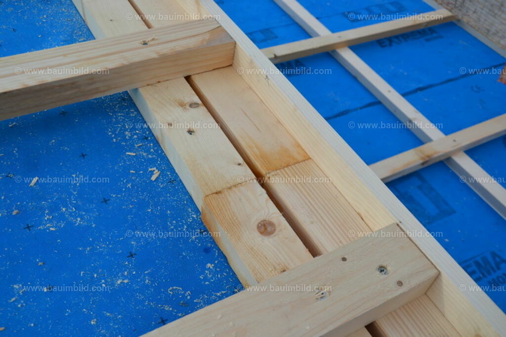 bib-lg09-holzbau-0194 | Nach LV-Leistungsgruppen sortierte Detailfotos über den Bau eines Hauses. Alle Hausbau-Bilder direkt vom Urheber und Autor der Website Haus-Selber-Bauen.com