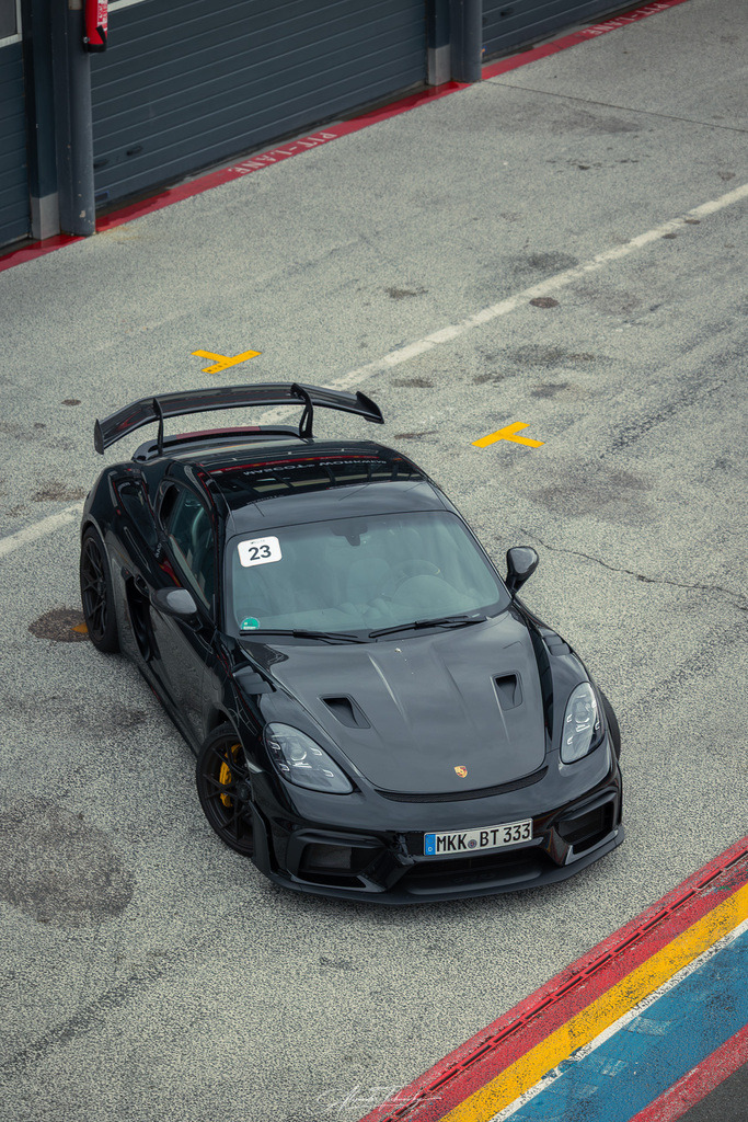 R6PZ0255 _Alexander Tschuncky | Entdecken Sie die faszinierende Welt von Alexander Tschuncky Arts: Kreative Fotografie, atemberaubende Automobilkunst und hochwertiger Bilderdruck. Lassen Sie sich inspirieren! - Realisiert mit Pictrs.com
