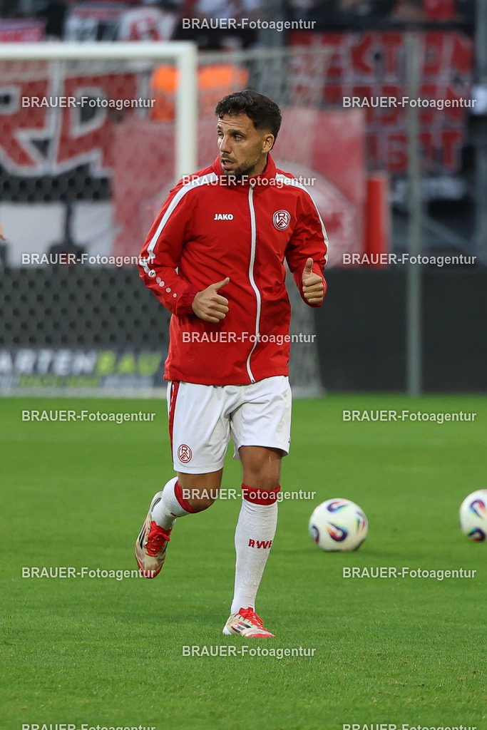 Rot-Weiss Essen - TSV Alemannia Aachen | Essen, Deutschland, 31.08.2025 Ahmet Arslan  (Rot-Weiss Essen) beim Aufwärmenwährend des 3.Liga Spiels zwischen  Rot-Weiss Essen und Alemannia Aachen am 31.08.2025 im Stadion an der Hafenstraße in Essen. (Foto von Timo Bluhmki-Schmidt/Brauer Fotoagentur