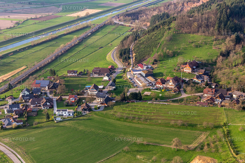 Luftbild: Geflügelhof Zapf in Gengenbach im Bundesland Baden-Württemberg in Deutschland. Foto: IMG_120358.jpg vom 17.03.2020 durch Werner Riehm/FLY-FOTO.de