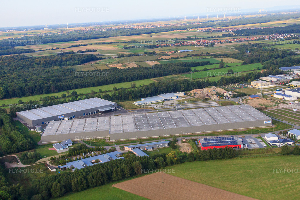 Luftbild: ZUFALL logistics group - Niederlassung Kandel und STS Group im Gewerbegebiet Horst im Ortsteil Minderslachen in Kandel im Bundesland Rheinland-Pfalz in Deutschland. Foto: IMG_44881.jpg vom 03.09.2011 durch Werner Riehm/FLY-FOTO.deZUFALL.DE