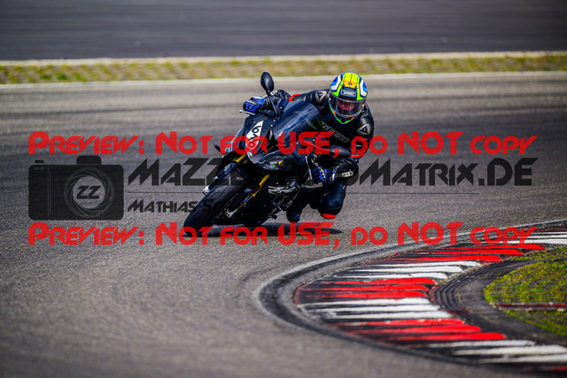 MaZZes_FotoMatrix_240717_6007705_6656 | GELB