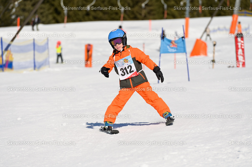 SRF_27.02.2026_066 | Skirennfotos,Serfaus,Fiss,Ladis,Kinderskirennen,Winter,Tirol,Oberland,skirace,SFL,feelfree,weil wir's genießen,ski,Ski,skifahren,Sonnenplateau, - Realisiert mit Pictrs.com