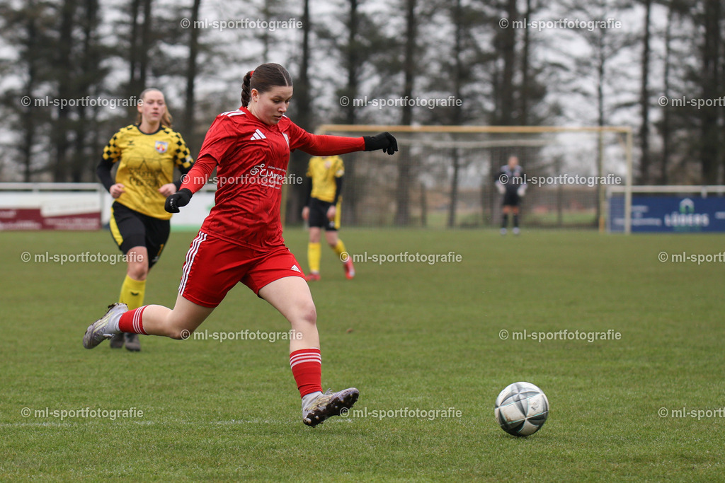 Fußball I Frauen I Saison 2025/2026 I Oberliga Schleswig-Holstein I 14. Spieltag I SV Frisia 03 Risum-Lindholm - SV Wahlstedt | ml-sportfotografie - Realisiert mit Pictrs.com