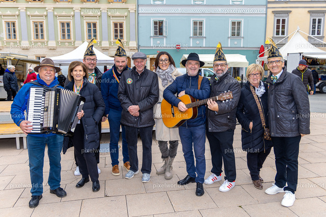 Faschingswecken am Hauptplatz | Bildershop von pixelworld.at - Realisiert mit Pictrs.com