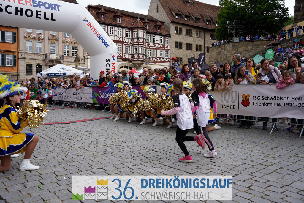 AOK Junior Cup 400m | 3Königslauf 2022 AOK Junior Cup 400m - Realisiert mit Pictrs.com