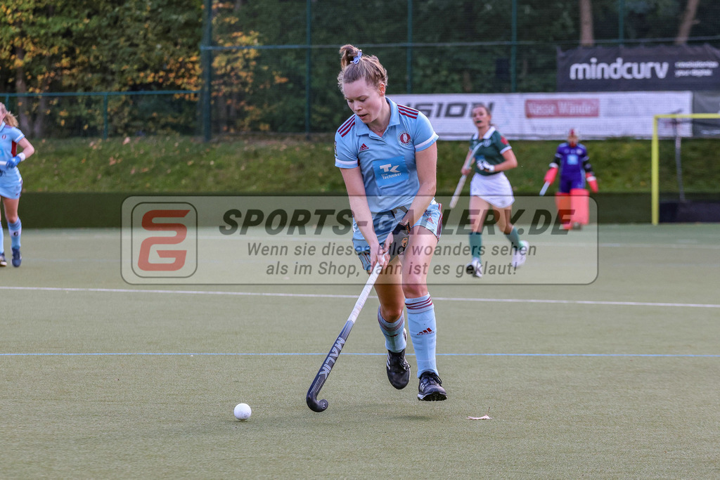 MJ_2022-10-08_Damen_HTCU-UHC-64 | Lena Micheel (UHC Hamburg #10), Uhlenhorst Mülheim - UHC Hamburg am 8.10.2022 im Waldstadion, Mülheim a. d. Ruhr