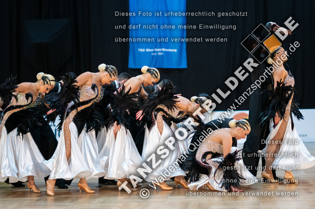 20250118-11750 | Hier finden Sie Tanz Bilder vom Latein und Standard Formationen tanzen. Sportbilder vom Tanzsport. Schöne Fotos und von Weltmeisterschaft, Europameisterschaft, Bundesliga, Regionalliga, Oberliga und Landesliga sowie von GOC Stuttgart, DanceComp, WM Bremen