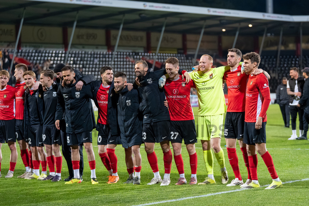 SG Sonnenhof Großaspach vs. SGV Freiberg, Fussball, Regionalliga Suedwest, 30. Spieltag, 22.04.2026 | SG Sonnenhof bedankt sich bei den Fans,SG Sonnenhof Großaspach vs. SGV Freiberg, Fussball, Regionalliga Suedwest, 30. Spieltag, 22.04.2026