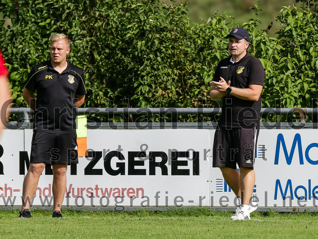 2023-09-17_037_DJK_Ottenhofen_gegen_FC_Finsing_II | Ottenhofen, Deutschland, 17.09.2023:
Fußball, Kreisklasse 2023 / 2024, 7. Spieltag, DJK Ottenhofen gegen FC Finsing II, Endergebnis: 3:0

Trainer Benjamin Settles (DJK Ottenhofen)

Foto: Christian Riedel / fotografie-riedel.net