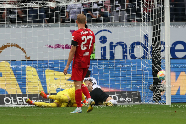 sgevsrblei_2486 | 03.09.2022 xjfx  Fussball 1.Bundesliga Eintracht Frankfurt - RB Leibzig emspor,  v.l.,  Torwart Peter Gulacsi (RB Leibzig), Goal scored, Tor zum 1:0 Daichi Kamada (Eintracht Frankfurt)




(DFL/DFB REGULATIONS PROHIBIT ANY USE OF PHOTOGRAPHS as IMAGE SEQUENCES and/or QUASI-VIDEO) - Realisiert mit Pictrs.com