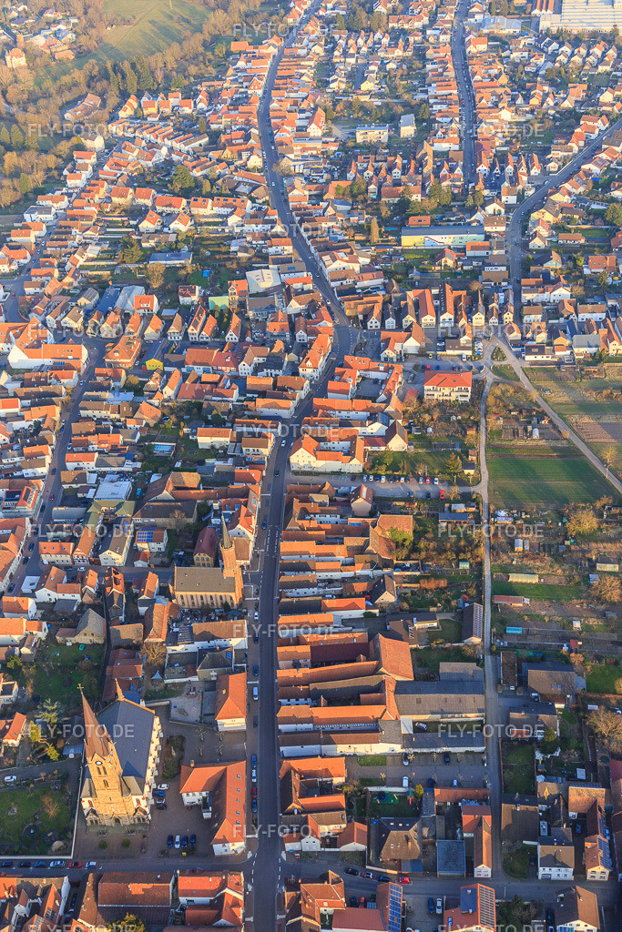 Hauptrs. von Westen | Luftbild: Hauptrs. von Westen in Bellheim im Bundesland Rheinland-Pfalz in Deutschland. Foto: IMG_145585.jpg vom 08.03.2025 durch ©2025 Werner Riehm fly-foto.de/copyright - Realisiert mit Pictrs.com