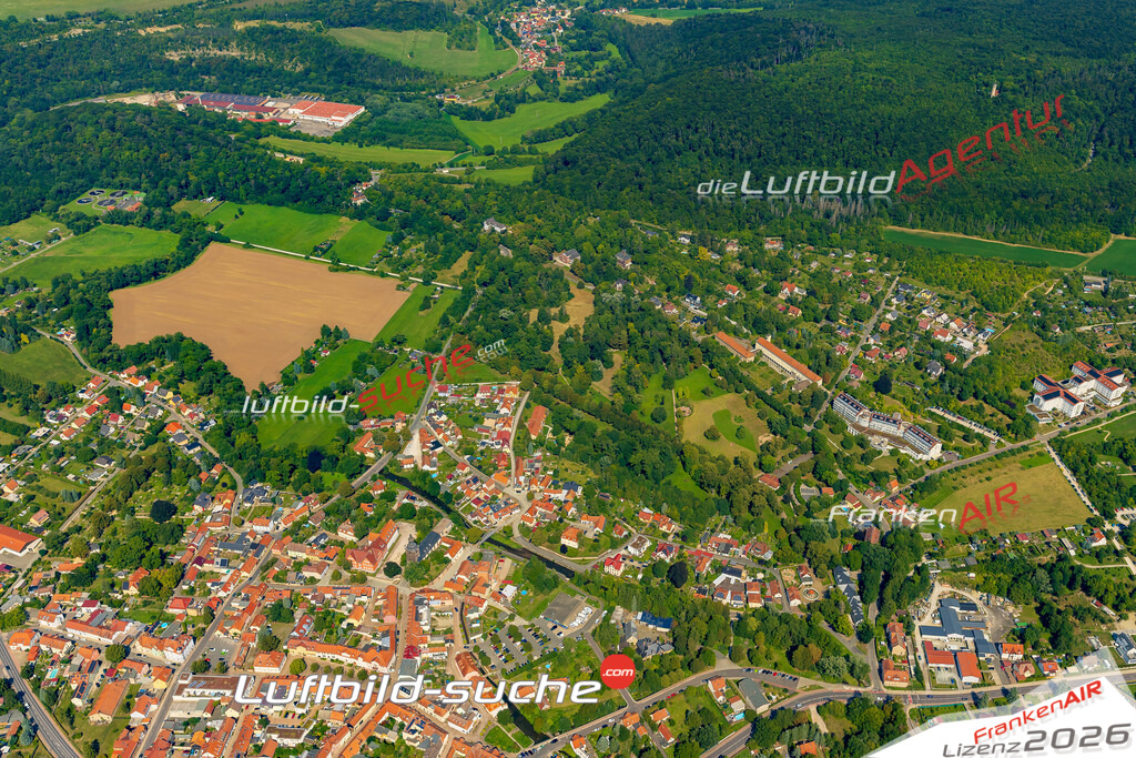 Kurpark Bad Berka Bild- Das Luftbild wurde 2025 vom UL-Flugzeug heraus erstellt ( keine Drohne bzw. Drohnenaufnahme ) - Hochauflösende Luftaufnahme -Nicht vergleichbar mit Google Maps oder Satelittenbilder- Die Geschenkidee !Mit Lizenz und Bildrechte bestellbar - CC