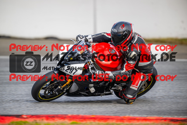 MaZZes_Fotomatrix_20240317_6021986_6181 | Fotograf Mathias Schmid
Sportfotograf,
Eventfotograf,
Hochzeitsfotograf,
Portraitfotograf