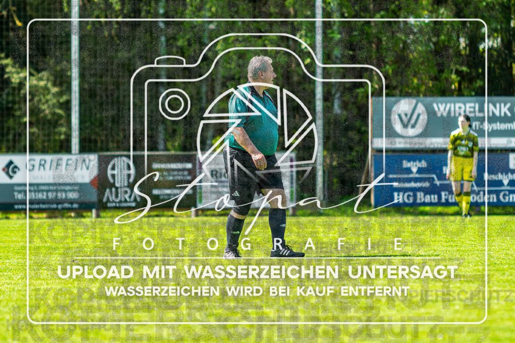 Kreisliga Damen HKCE - SG Fulde vs. Sportfreunde Bispingen | Peter Paech (Schiedsrichter); Kreisliga Damen HKCE - SG Fulde vs. Sportfreunde Bispingen am 26.04.2026 in Zentralstadion, Fulde - Realisiert mit Pictrs.com
