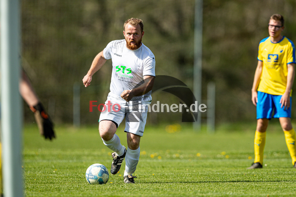 SC Böbing vs SG SV Eberfing/SV Söchering | Abstiegs Qualifikationsrunde A-Klasse Gruppe P, SC Böbing vs SG SV Eberfing/SV Söchering, 20240414,
Pawel PIZON (SVES 11) in Aktion,
2024-04-14 in Böbing (Sportplatz Böbing)
11 Pawel PIZON (SVES 11)
Copyright: WolfgangxLindner foto-lindner.de