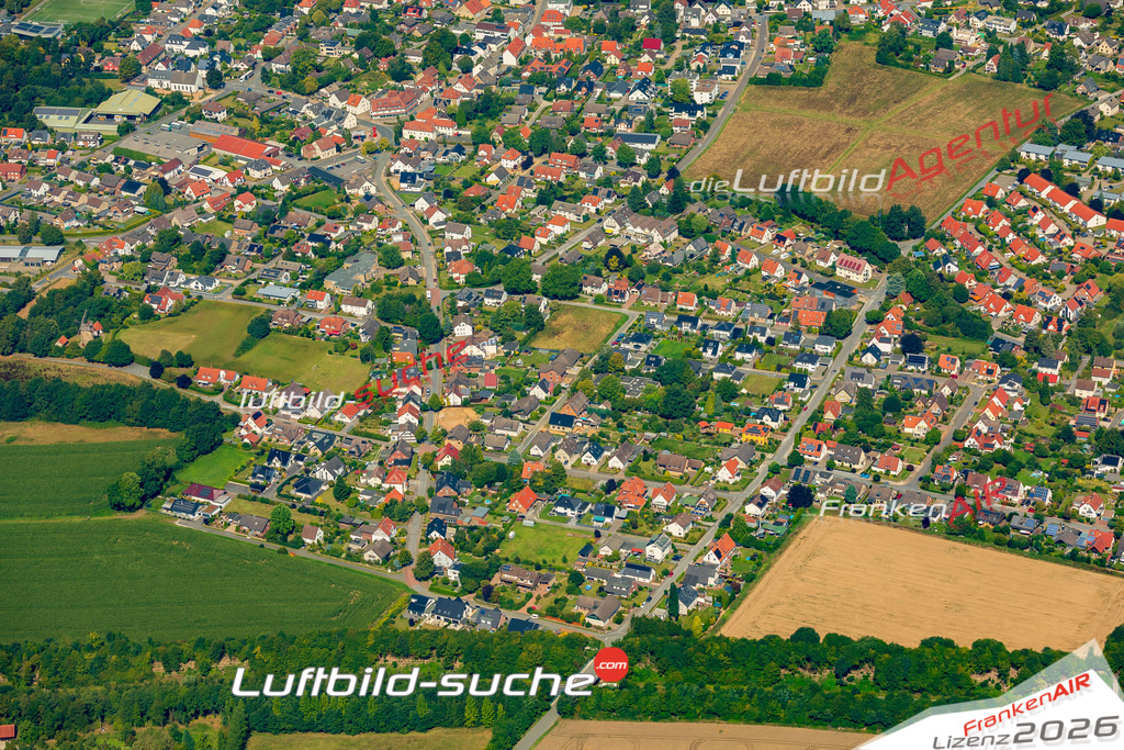 Neue Luftbildaufnahme der Stadt Enger - Das Luftbild wurde 2025 vom UL-Flugzeug heraus erstellt ( keine Drohnenaufnahme ) - Hochauflösende Luftaufnahme - für Wandbilder und großformatige Ausdrucke geeignet. Das besondere Geschenk!Hier alle&nbsp;Infos zur Lizenzierung der LuftaufnahmeWir fliegen auch dieses Jahr wieder in Ihre Region um Luftbilder zu erstellen.- Luftbild anfragen