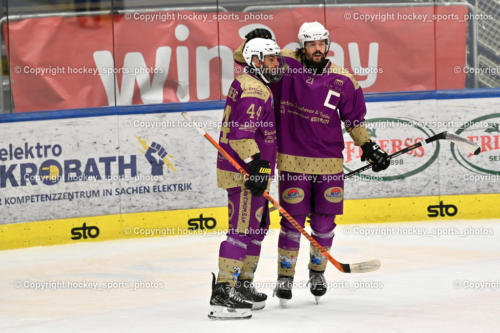 EC Kellerberg vs. EC Arnoldstein | Jubel EC Kellerberg Mannschaft, #44 Jank David EC Kellerberg, #21 Pettauer Christoph EC Kellerberg, EC Kellerberg vs. EC Arnoldstein, EC Kellerberg vs. EC Arnoldstein am 31.01.2025 in Villach (Stadthalle Villach), Austria, (Photo by Bernd Stefan)