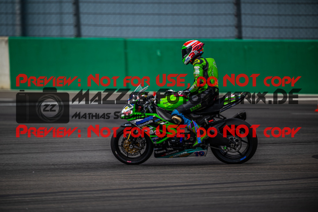 MaZZes_FotoMatrix_220508_94755 | Fotograf Mathias Schmid
Sportfotograf,
Eventfotograf,
Hochzeitsfotograf,
Portraitfotograf