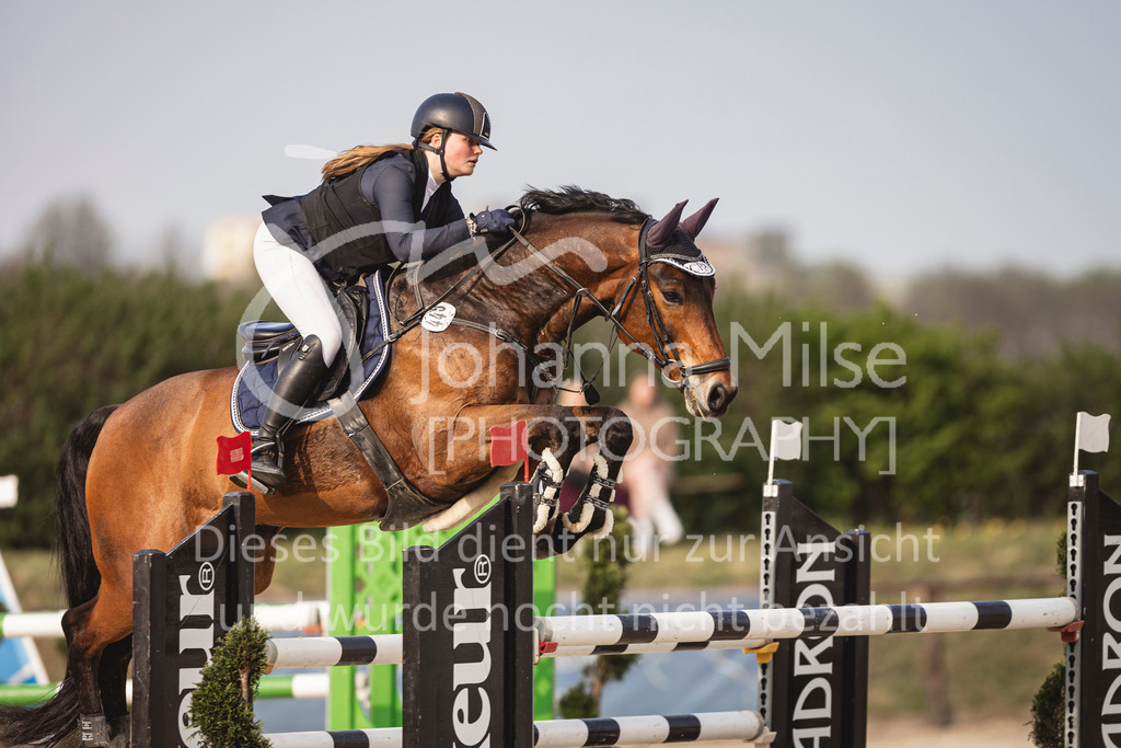 250416_M2-Springen-483 | Deine schönsten Turniermomente als professionelle Fotos! Entdecke hochwertige Pferdesport-Fotografie im Online-Shop. Jetzt Fotos finden & bestellen!