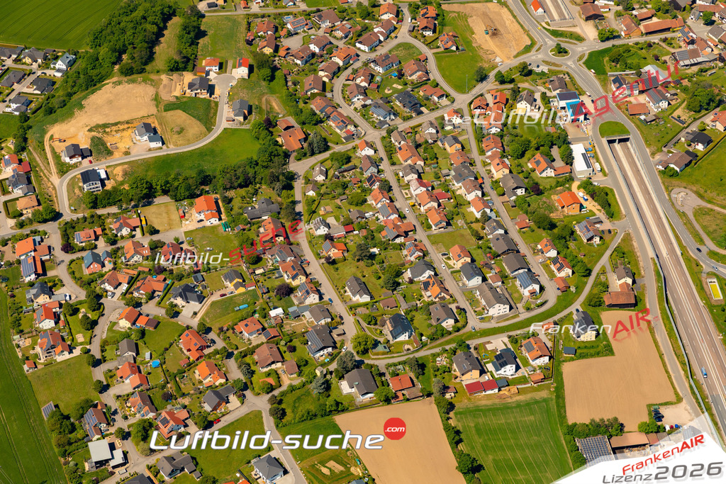 Das Luftbild zeigt : Wetterfeld Roding - Die Luftaufnahme wurde 2024 vom UL-Flugzeug aus erstellt ( keine Drohne ) - Hochauflösende Luftaufnahme - Für grossformatige Ausdrucke geeignet. Die Geschenkidee !Mit Lizenz und Bildrechte bestellbar