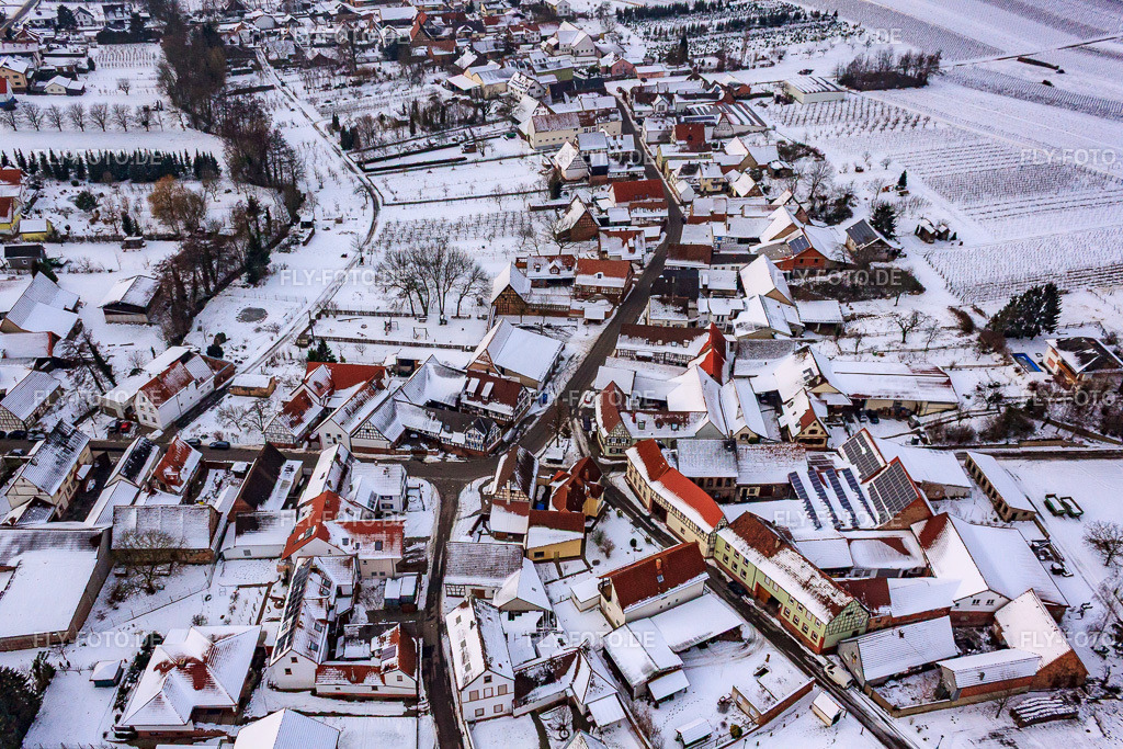 Haingasse x Hauptstraße bei Schnee | Luftbild: Haingasse x Hauptstraße bei Schnee in Dierbach im Bundesland Rheinland-Pfalz in Deutschland. Foto: IMG_23685.jpg vom 16.01.2010 durch Werner Riehm/FLY-FOTO.de - Realisiert mit Pictrs.com