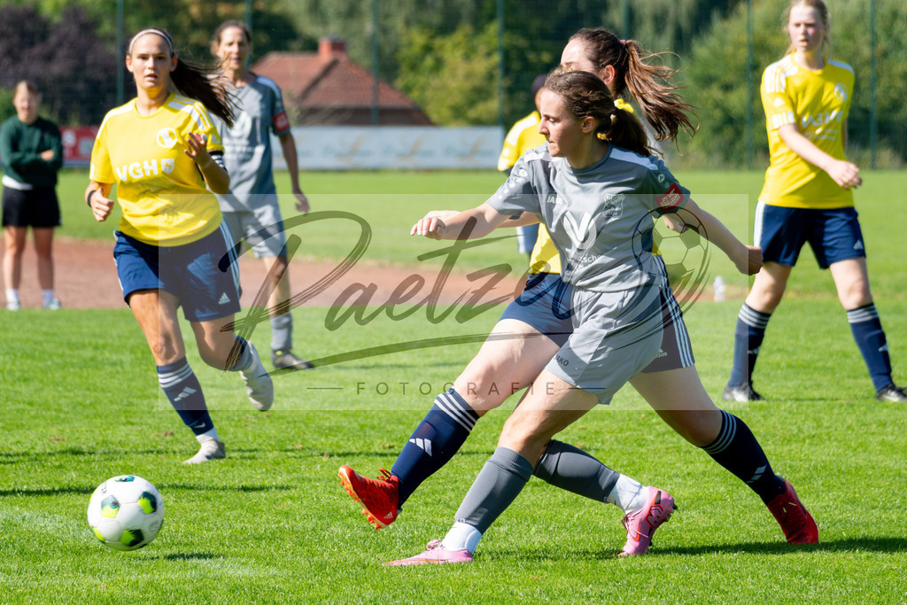 20260906_RULSVK_0980 | Fußball, Frauen:   beim Spiel der Kreisliga zwischen SG Rulle/Haste vs. SV Kettenkamp am 06.09.2026 im Stavermann-Sportpark in Rulle/Wallenhorst, Deutschland.(Foto von Nico Paetzel) - Realisiert mit Pictrs.com