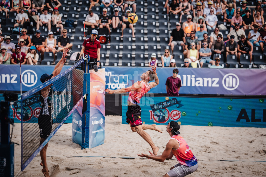 Beachvolleyball | Männer | Deutsche Meisterschaften 2025 Timmendorfer Strand | 04.09.2025 | Eric Stadie-Seeber beim Angriff
