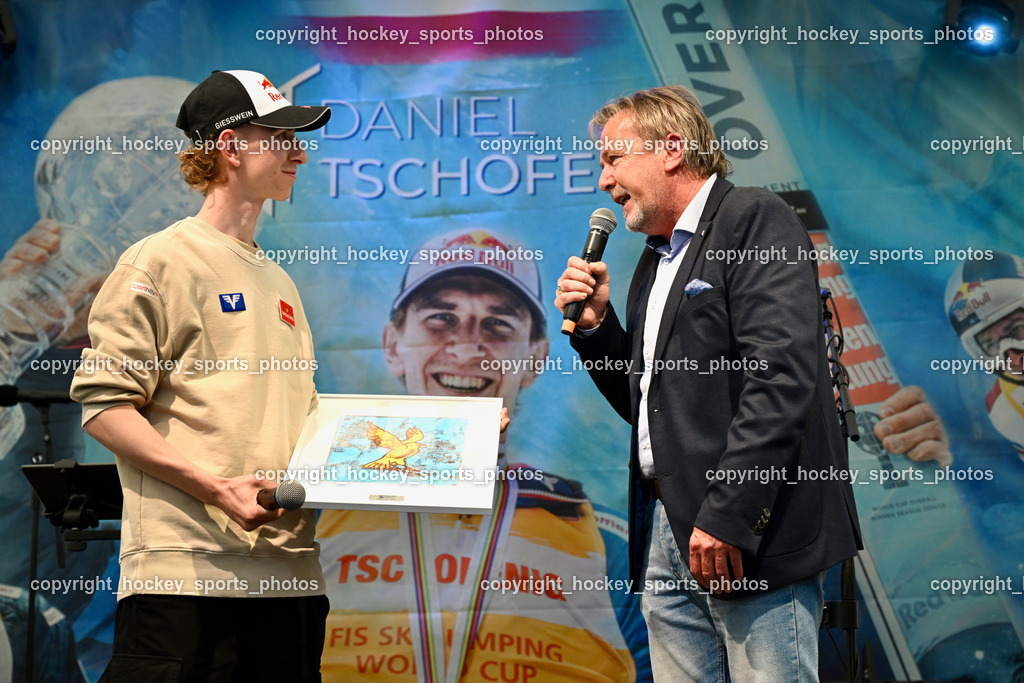 Empfang Daniel Tschofenig | Daniel Tschofenig, Sportpresseklub-Obmann Marijan Velik, Empfang Daniel Tschofenig, Empfang Daniel Tschofenig am 10.05.2025 in Hohenthurn (Mehrzweckhaus Hohenthuurn), Austria, (Photo by Bernd Stefan)