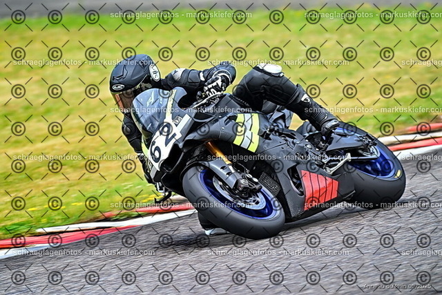 25bt02-0310 | markuskiefer.com - Realisiert mit Pictrs.com