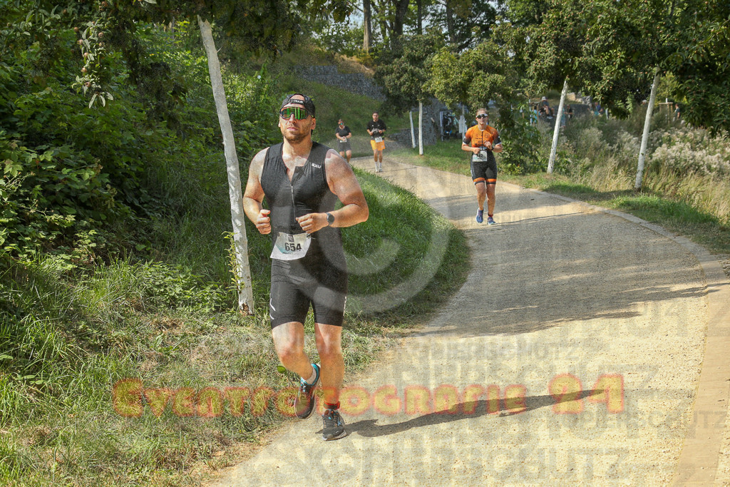 250824_1444_EX1_7377 | Sportfotografie im Rhein-Sieg Kreis, Köln, Bonn, NRW, Rheinland Pfalz, Hessen, etc. Unser Tätigkeitsfeld umfasst den Laufsport vom Volkslauf über den Marathon, Duathlon, Triathon bis zum Ultralauf wie Kölnpfad Ultra oder Schindertrail.