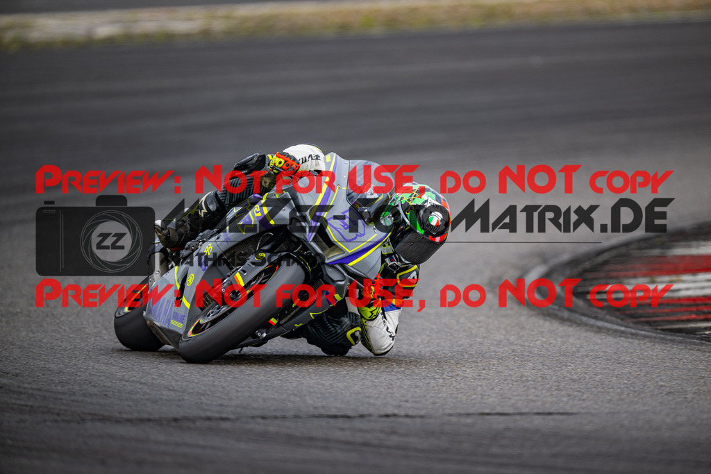 MaZZes_FotoMatrix_230719_1837 | WEISS