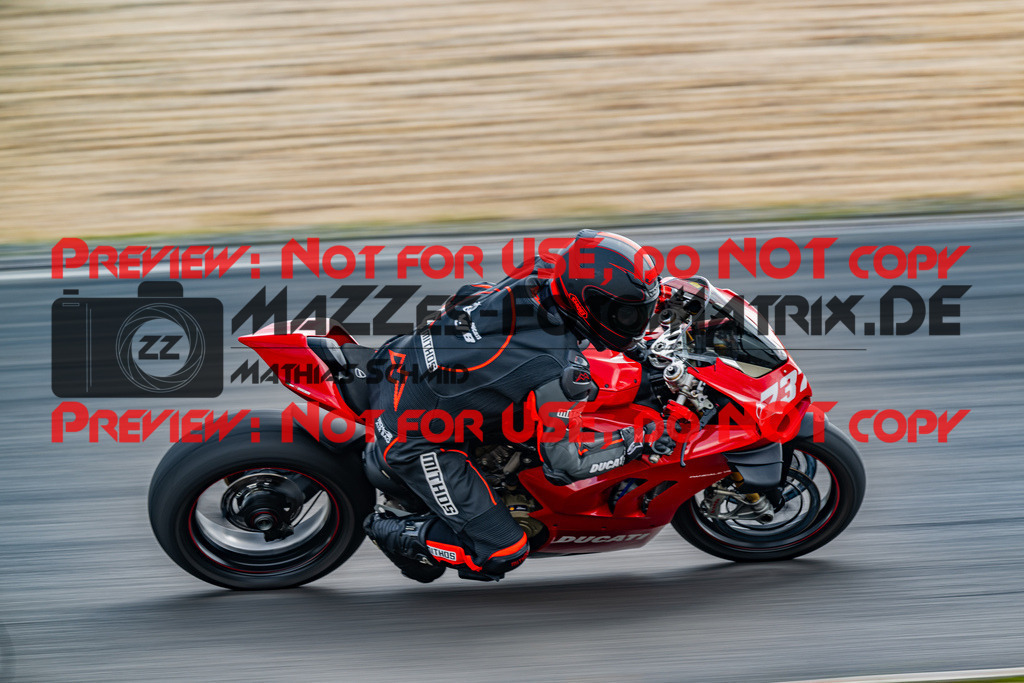 MaZZes_FotoMatrix_230719_1606 | GELB