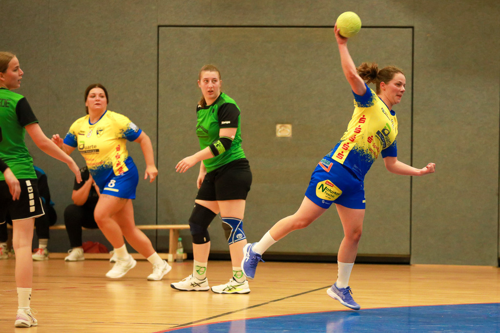 HcTvRhedeII_SvNeukirchen_150924_167 | Bildergalerie von Sport-Ereignissen aber auch von weiteren spannenden Dingen - nicht nur vom Niederrhein. In Anlehnung an den bekannten Spruch von Hanns Dieter Hüsch heißt das Motto: "Niederrhein ist überall".  - Realisiert mit Pictrs.com