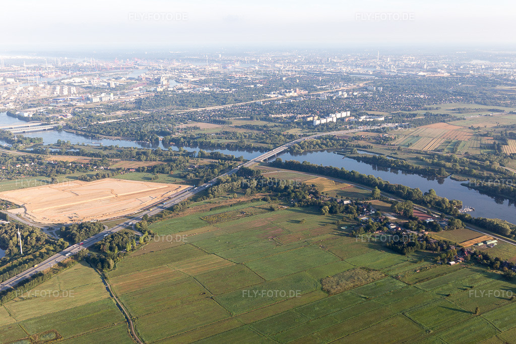 Luftbild: Brücke für die Autobahn A1 über die Süderelbe im Ortsteil Neuland in Hamburg im Bundesland Hamburg in Deutschland. Foto: IMG_110248.jpg vom 18.08.2018 durch Werner Riehm/FLY-FOTO.de