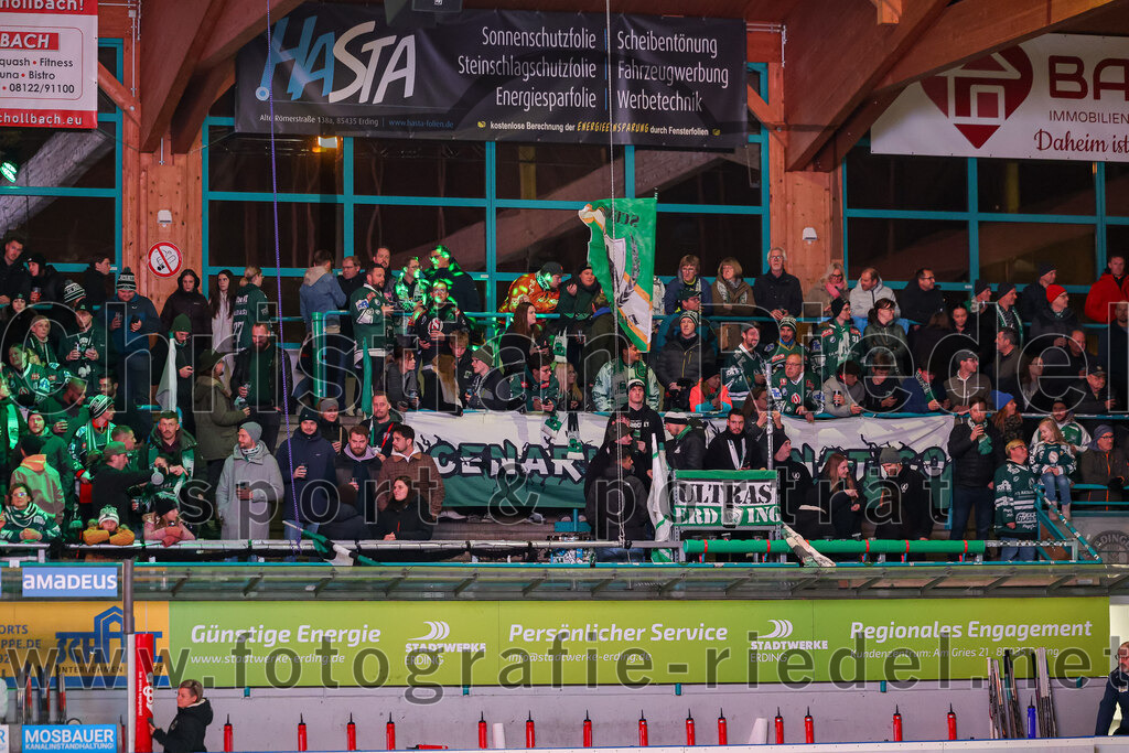 2025-10-24_002_TSV_Erding_gegen_Deggendorfer_SC | Erding, Deutschland, 24.10.2025:Eishockey, Oberliga Süd 2025 / 2026, 11. Spieltag, TSV Erding gegen Deggendorfer SC, Endergebnis: 2:4Foto: Christian Riedel / fotografie-riedel.net