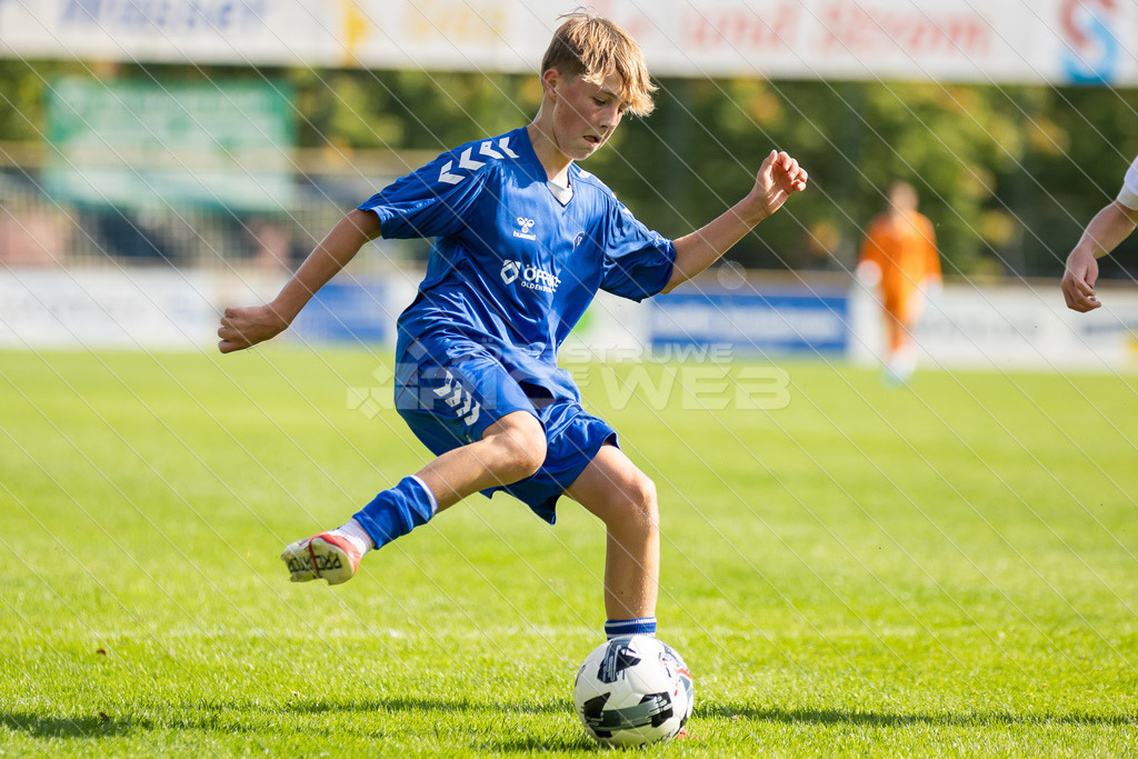20250920_Picselweb-Fotografie_1R3_0912 | JFV D/A &amp; Stade - VfB Oldenburg0:1 VfB no70:2 VfB no70:3 VfB JFV Eigentor0:4 VfB no70:5 VfB no71:5 JFV no3 Jaric Jimenez-Voss2:5 JFV no9 Janko Sylvester3:5 JFV no16 Damian Elias Mihro Burekovic - Realisiert mit Pictrs.com