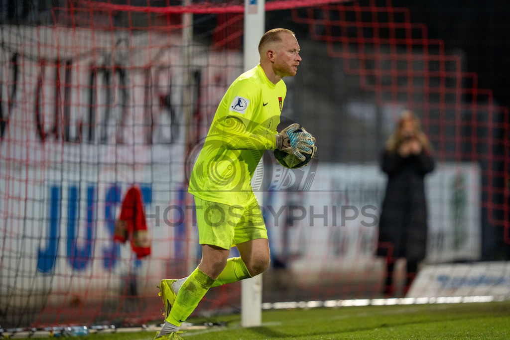 SG Sonnenhof Grossaspach vs. SSV Ulm 1846 Fussball, Fussball, WFV-Pokal, Viertelfinale, 01.04.2026 | Maximilian Reule (SG Sonnenhof Grossaspach, #01),SG Sonnenhof Grossaspach vs. SSV Ulm 1846 Fussball, Fussball, WFV-Pokal, Viertelfinale, 01.04.2026