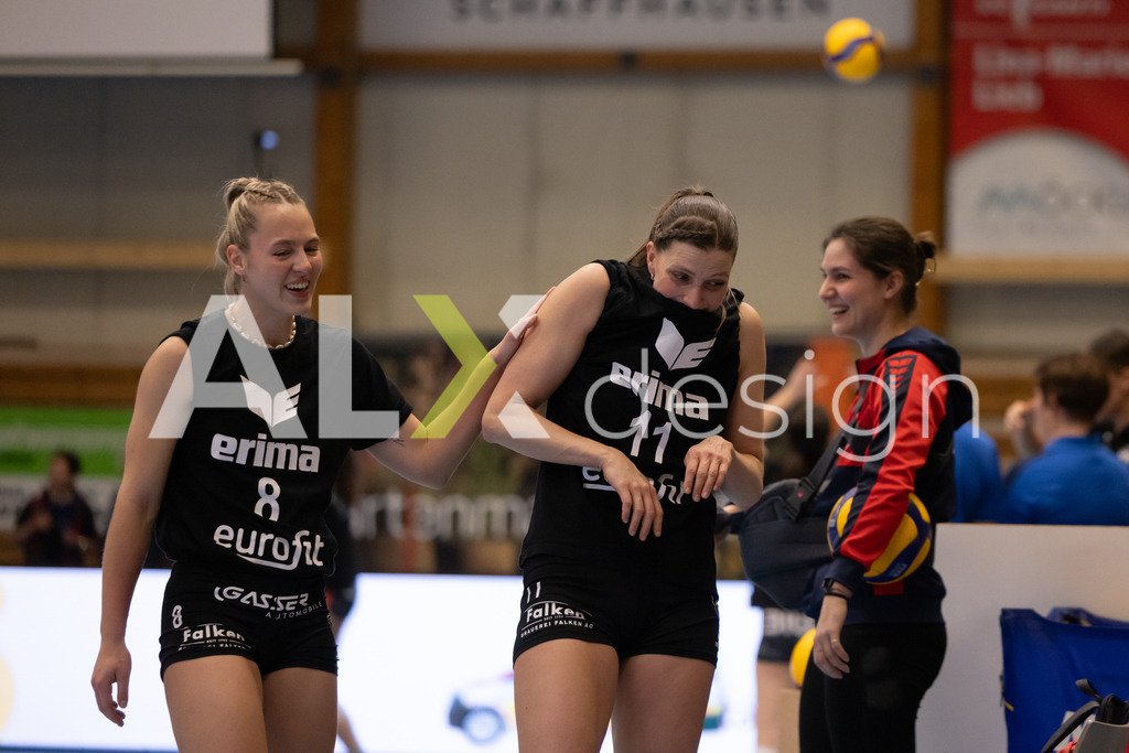 Volleyball I Frauen I Saison 2025-2026 I Volleyball NLA | Women I 1/4 Finals I VC Kanti Schaffhausen - BIWI Volleyball Franches-Montagnes I 21.02.2026 | 8 Lina-Marie Lieb (DE) (VC Kanti Schaffhausen) – Aussen  //  11 Kateřina Holásková (CZ) (VC Kanti Schaffhausen) – Mitte - Realisiert mit Pictrs.com