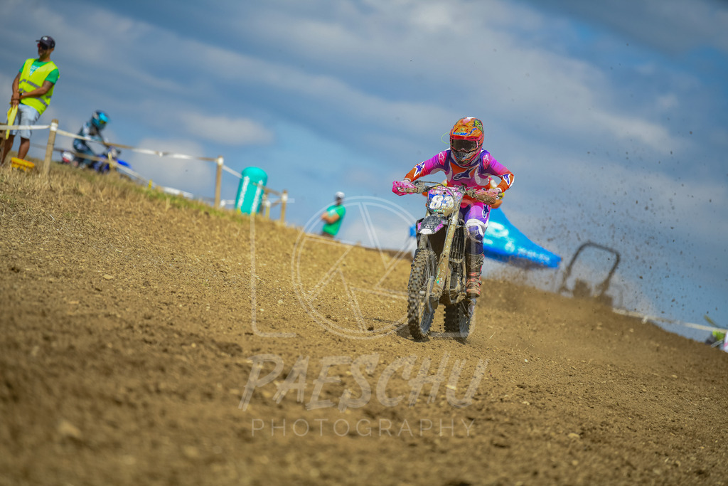 Lady (205) | Paeschuphoto Shop - Wer nicht sucht der auch nicht findet.Ob Motocrossbilder oder von einem besuchtem Spiel, Hauptsache Action. - Realisiert mit Pictrs.com