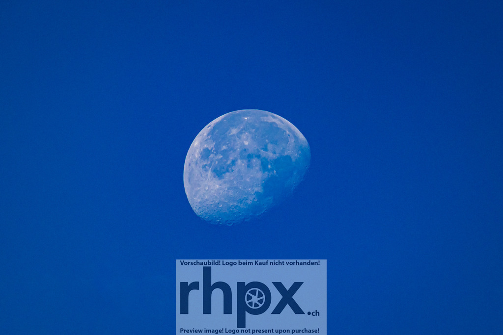 Mond | Stimmungsvolle Fotokunst aus Luzern. Erlebe den Pilatus, den See und die Stadt Luzern in exklusiven Aufnahmen in der Fotogalerie & Shop. - Realisiert mit Pictrs.com