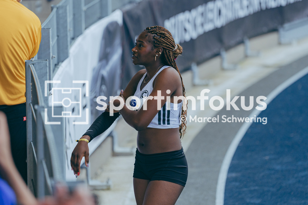 DM U23 U18 Bochum 2026 | Olivia Eyenga (SCC Berlin) im Diskuswurf bei den Deutschen Meisterschaften der U18 &amp; U23 2026 im Lohrheidestadion in Bochum-Wattenscheid. - Realisiert mit Pictrs.com